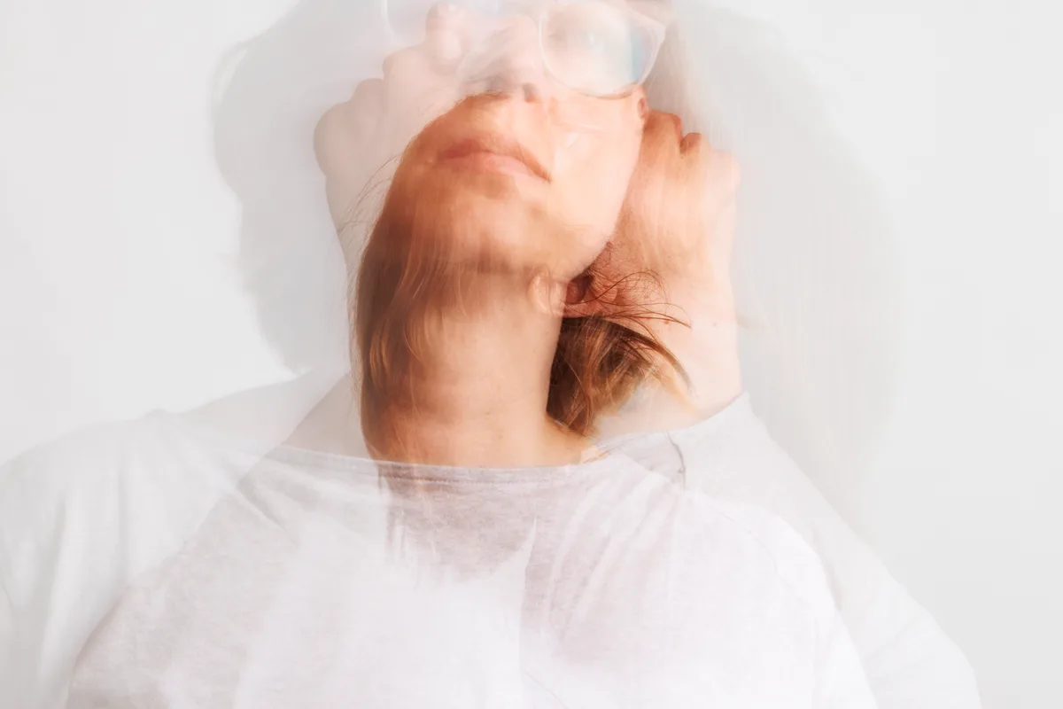 «Die Einkehr» heisst das Bild der überlappenden Selbstporträts von Sandra Stamm. Überlappende Bilder der Fotografin selbst.